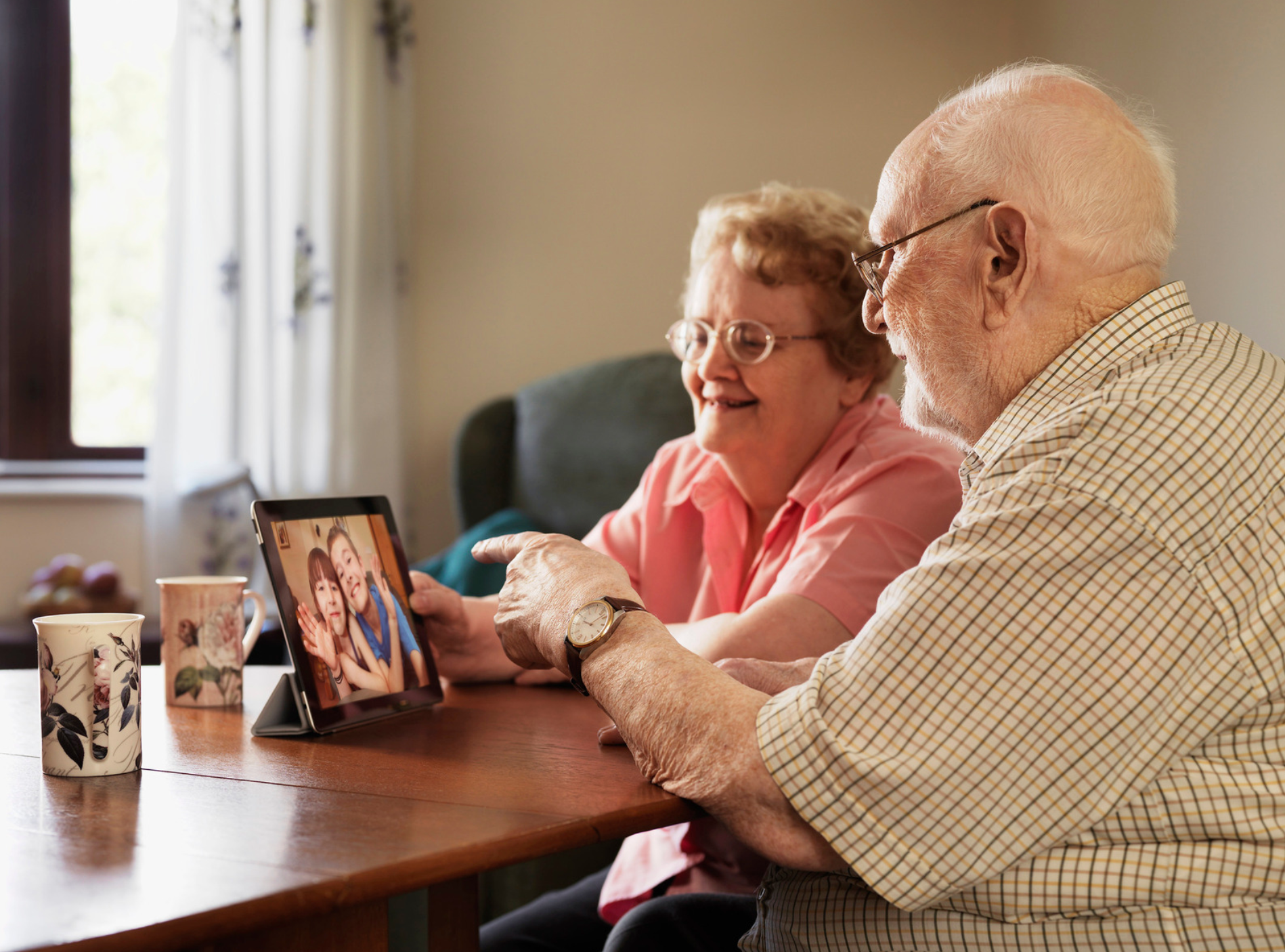 Prosper-blog-The Role of Family and Friends in Assisted Living